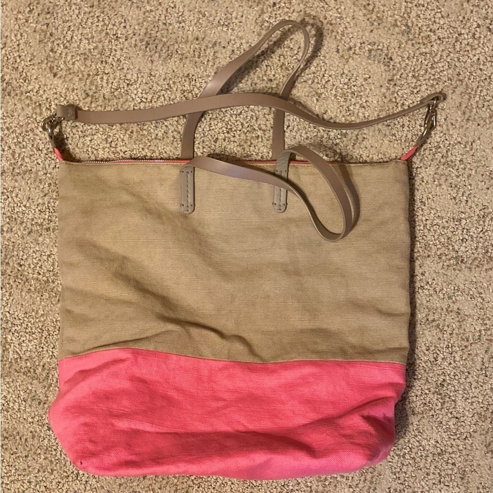 GAP Tote - Picture 1 of 7